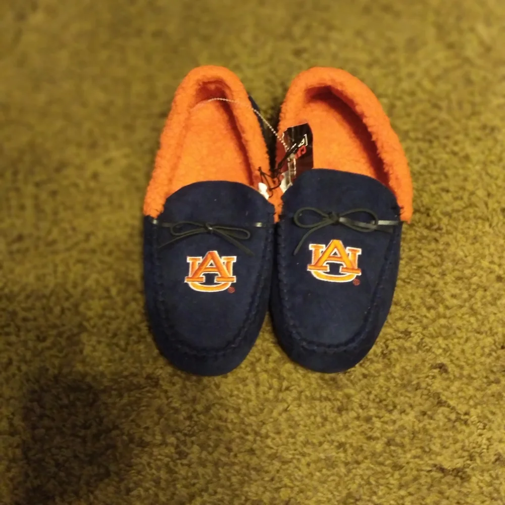 Campus Footnotes Slippers - Picture 1 of 4
